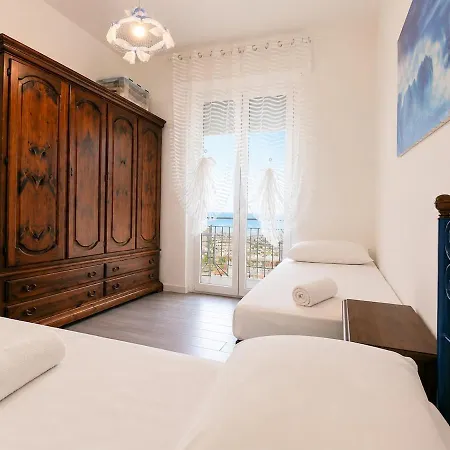 Xenia - 3 At Via Privata Palme 32 Recco